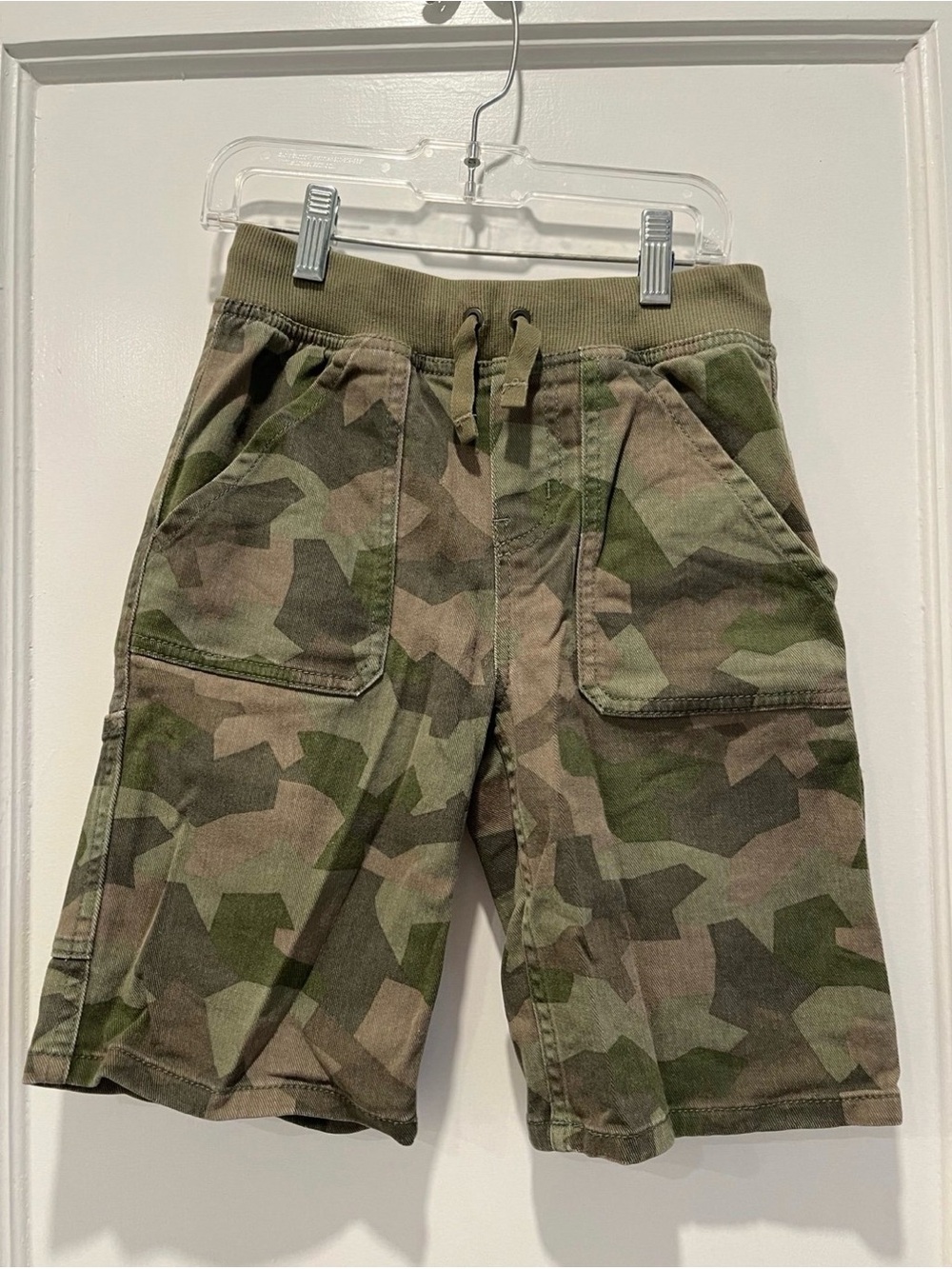 Hanna Andersson Camouflage Pull-On Cargo Shorts for Kids - Green